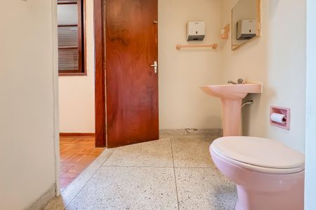 Casa à venda com 227m², 3 quartos e 3 vagas Casa à venda com 227m², 3 quartos e 3 vagasBanheiro da Suíte