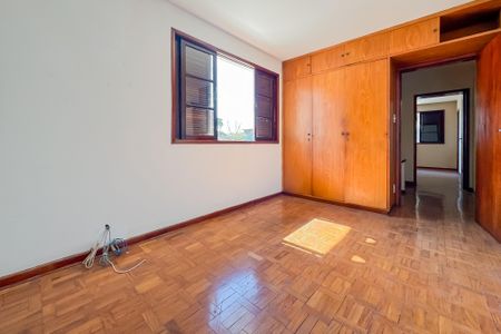 Casa à venda com 227m², 3 quartos e 3 vagas Casa à venda com 227m², 3 quartos e 3 vagasQuarto