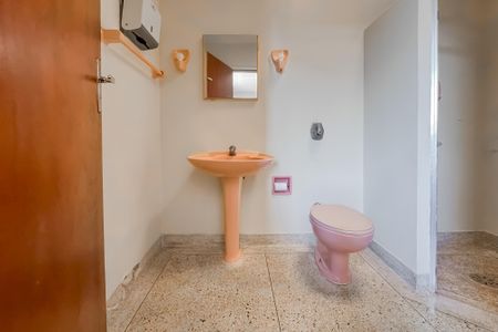 Casa à venda com 227m², 3 quartos e 3 vagas Casa à venda com 227m², 3 quartos e 3 vagasBanheiro da Suíte