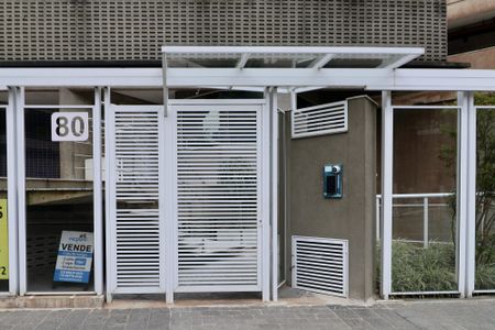 Apartamento para alugar com 145m², 3 quartos e 3 vagas Apartamento para alugar com 145m², 3 quartos e 3 vagasFachada