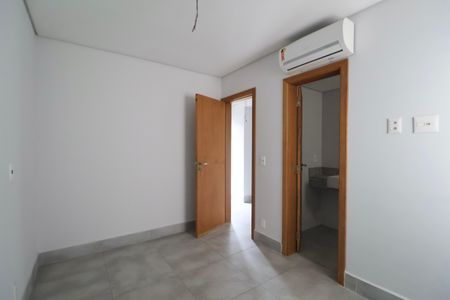 Apartamento para alugar com 145m², 3 quartos e 3 vagas Apartamento para alugar com 145m², 3 quartos e 3 vagasSuíte 2