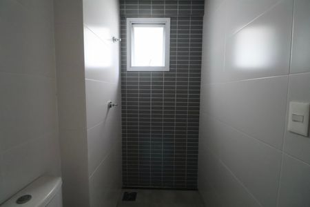 Apartamento para alugar com 145m², 3 quartos e 3 vagas Apartamento para alugar com 145m², 3 quartos e 3 vagasBanheiro da Suíte 2
