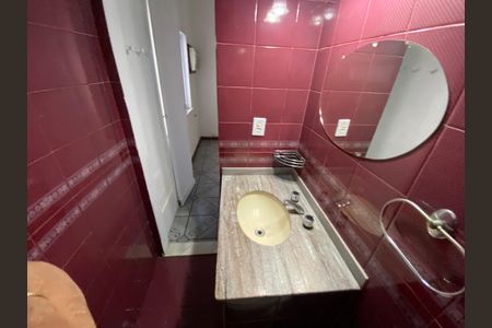 Casa para alugar com 260m², 5 quartos e 4 vagas Casa para alugar com 260m², 5 quartos e 4 vagasBanheiro Suíte 3