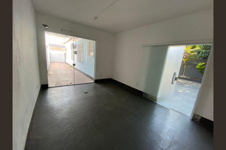 Casa para alugar com 260m², 5 quartos e 4 vagas Casa para alugar com 260m², 5 quartos e 4 vagasÁrea comum