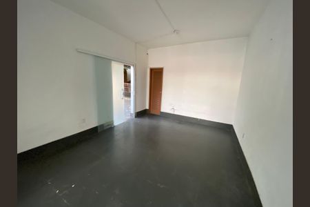 Casa para alugar com 260m², 5 quartos e 4 vagas Casa para alugar com 260m², 5 quartos e 4 vagasÁrea comum