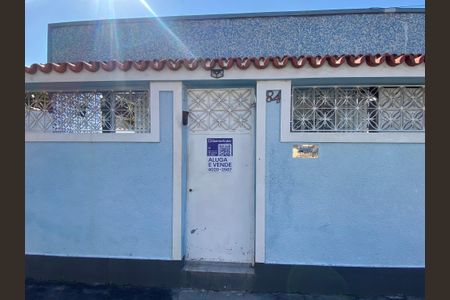 Casa para alugar com 260m², 5 quartos e 4 vagas Casa para alugar com 260m², 5 quartos e 4 vagasFachada