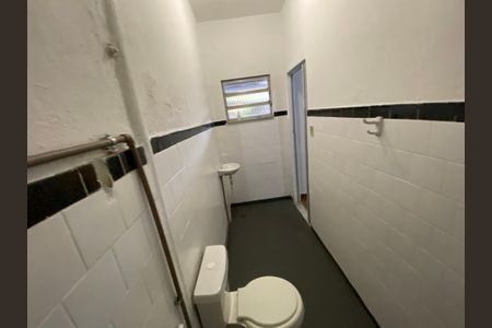 Casa para alugar com 260m², 5 quartos e 4 vagas Casa para alugar com 260m², 5 quartos e 4 vagasBanheiro do Quarto de Serviço