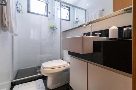 Apartamento à venda com 64m², 2 quartos e 2 vagas Apartamento à venda com 64m², 2 quartos e 2 vagasBanheiro da suíte 2