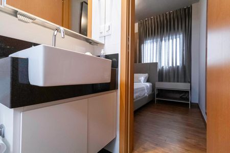 Apartamento à venda com 64m², 2 quartos e 2 vagas Apartamento à venda com 64m², 2 quartos e 2 vagasBanheiro da suíte 2