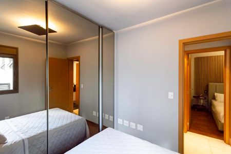 Apartamento à venda com 64m², 2 quartos e 2 vagas Apartamento à venda com 64m², 2 quartos e 2 vagasQuarto