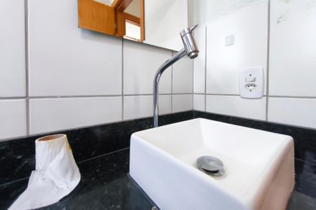 Apartamento à venda com 46m², 2 quartos e 1 vaga Apartamento à venda com 46m², 2 quartos e 1 vagaBanheiro