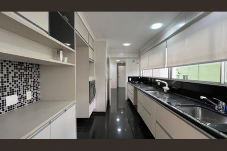Apartamento à venda com 166m², 3 quartos e 2 vagas Apartamento à venda com 166m², 3 quartos e 2 vagasCozinha