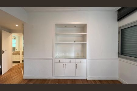 Apartamento à venda com 166m², 3 quartos e 2 vagas Apartamento à venda com 166m², 3 quartos e 2 vagasSuite