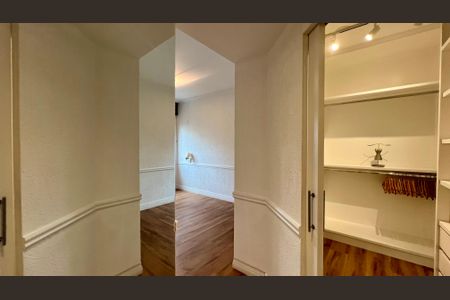 Apartamento à venda com 166m², 3 quartos e 2 vagas Apartamento à venda com 166m², 3 quartos e 2 vagasSuite