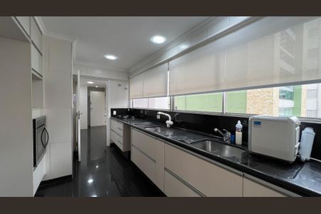 Apartamento à venda com 166m², 3 quartos e 2 vagas Apartamento à venda com 166m², 3 quartos e 2 vagasCozinha