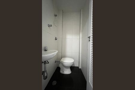 Apartamento à venda com 166m², 3 quartos e 2 vagas Apartamento à venda com 166m², 3 quartos e 2 vagasBanheiro de serviço