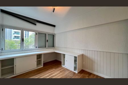 Apartamento à venda com 166m², 3 quartos e 2 vagas Apartamento à venda com 166m², 3 quartos e 2 vagasQuarto 1