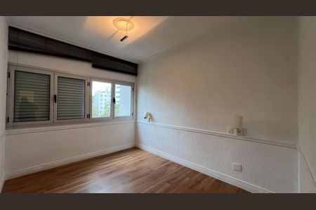 Apartamento à venda com 166m², 3 quartos e 2 vagas Apartamento à venda com 166m², 3 quartos e 2 vagasSuite