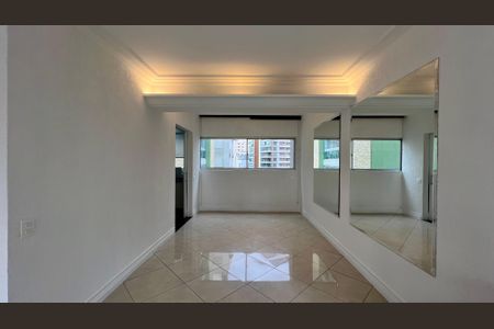 Apartamento à venda com 166m², 3 quartos e 2 vagas Apartamento à venda com 166m², 3 quartos e 2 vagasSala de Jantar