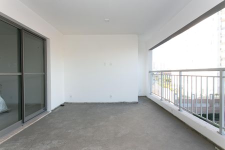 Apartamento à venda com 122m², 3 quartos e 2 vagas Apartamento à venda com 122m², 3 quartos e 2 vagasVaranda