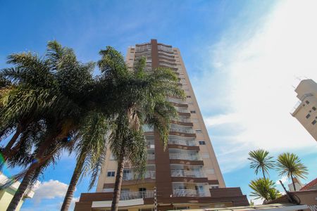Apartamento para alugar com 107m², 2 quartos e 3 vagas Apartamento para alugar com 107m², 2 quartos e 3 vagasFachada