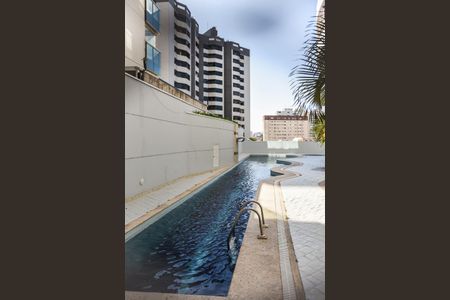 Apartamento à venda com 91m², 3 quartos e 2 vagas Apartamento à venda com 91m², 3 quartos e 2 vagasÁrea comum - Piscina