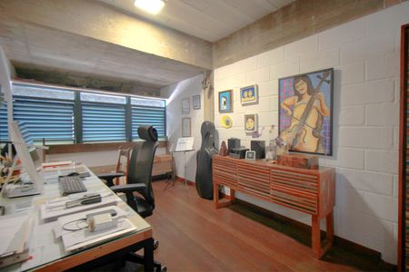 Apartamento à venda com 150m², 2 quartos e 2 vagasEscritório