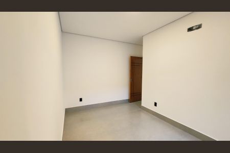 Casa à venda com 172m², 3 quartos e 1 vagaSuíte