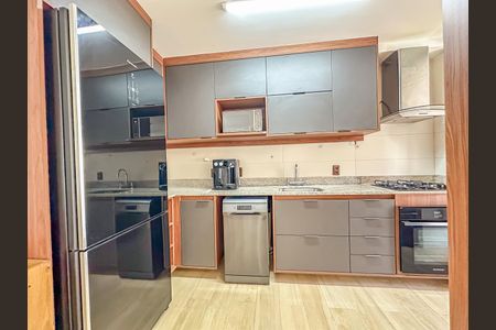 Apartamento à venda com 97m², 3 quartos e 2 vagas Apartamento à venda com 97m², 3 quartos e 2 vagasCozinha