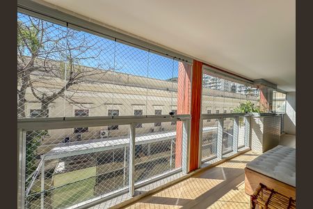 Apartamento à venda com 97m², 3 quartos e 2 vagas Apartamento à venda com 97m², 3 quartos e 2 vagasVaranda da Sala