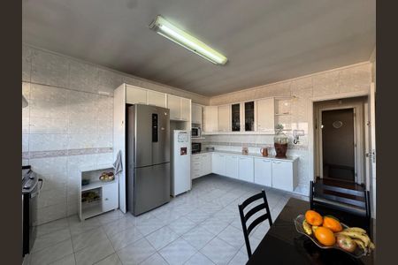 Casa à venda com 264m², 4 quartos e 5 vagas Casa à venda com 264m², 4 quartos e 5 vagasFoto 16