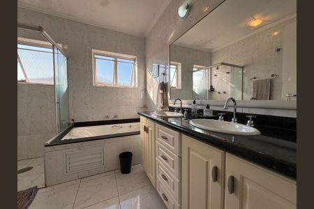 Casa à venda com 264m², 4 quartos e 5 vagas Casa à venda com 264m², 4 quartos e 5 vagasFoto 19