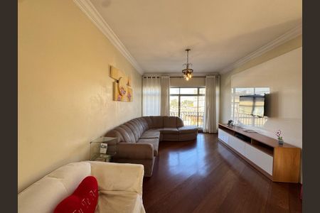 Casa à venda com 264m², 4 quartos e 5 vagas Casa à venda com 264m², 4 quartos e 5 vagasFoto 09