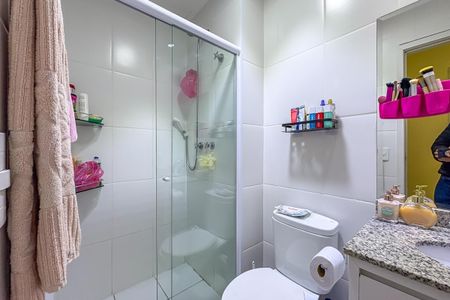 Apartamento à venda com 70m², 2 quartos e 1 vaga Apartamento à venda com 70m², 2 quartos e 1 vagaBanheiro Social