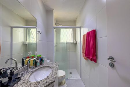 Apartamento à venda com 70m², 2 quartos e 1 vaga Apartamento à venda com 70m², 2 quartos e 1 vagaBanheiro da Suíte