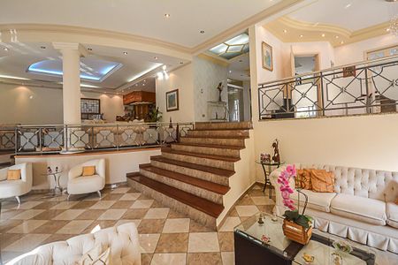 Casa de condomínio à venda com 700m², 5 quartos e 3 vagas Casa de condomínio à venda com 700m², 5 quartos e 3 vagasSala 2