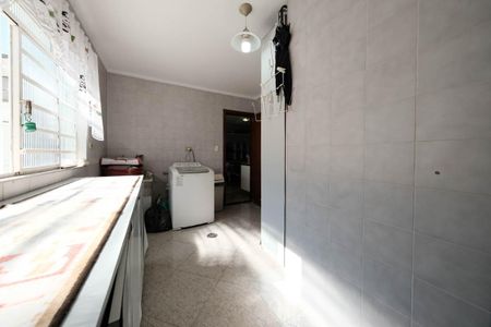 Casa à venda com 390m², 3 quartos e 8 vagasÁrea de Serviço