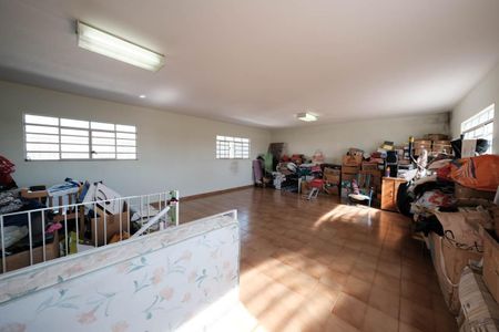 Casa à venda com 390m², 3 quartos e 8 vagasSalão