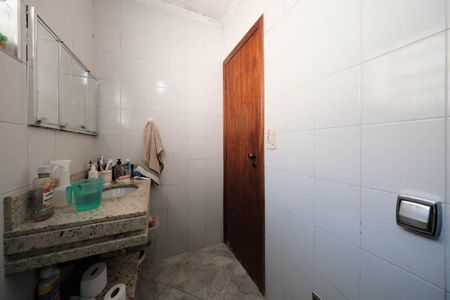 Casa à venda com 390m², 3 quartos e 8 vagasBanheiro Social