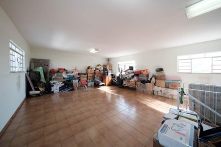 Casa à venda com 390m², 3 quartos e 8 vagasSalão