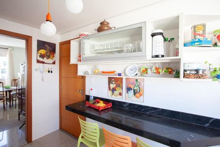 Apartamento à venda com 121m², 4 quartos e 3 vagas Apartamento à venda com 121m², 4 quartos e 3 vagasCozinha