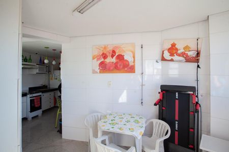 Apartamento à venda com 121m², 4 quartos e 3 vagas Apartamento à venda com 121m², 4 quartos e 3 vagasÁrea de Serviço