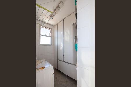 Apartamento à venda com 121m², 4 quartos e 3 vagas Apartamento à venda com 121m², 4 quartos e 3 vagasÁrea de Serviço