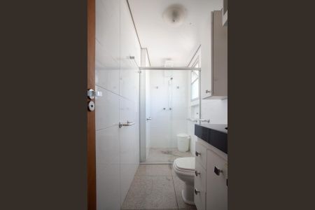 Apartamento à venda com 121m², 4 quartos e 3 vagas Apartamento à venda com 121m², 4 quartos e 3 vagasBanheiro da Suíte