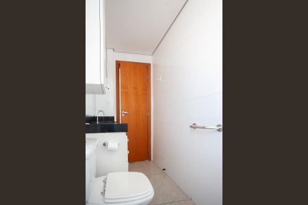 Apartamento à venda com 121m², 4 quartos e 3 vagas Apartamento à venda com 121m², 4 quartos e 3 vagasBanheiro da Suíte