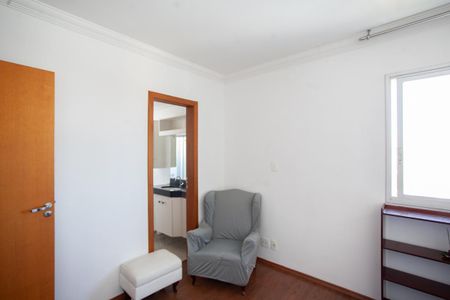 Apartamento à venda com 121m², 4 quartos e 3 vagas Apartamento à venda com 121m², 4 quartos e 3 vagasSuíte