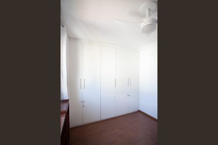 Apartamento à venda com 121m², 4 quartos e 3 vagas Apartamento à venda com 121m², 4 quartos e 3 vagasSuíte