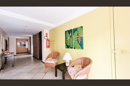 Apartamento à venda com 70m², 2 quartos e 1 vaga Apartamento à venda com 70m², 2 quartos e 1 vagaHall social