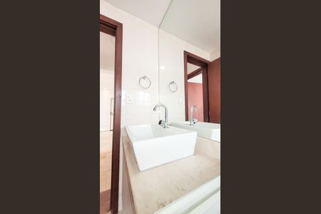 Apartamento à venda com 70m², 2 quartos e 1 vaga Apartamento à venda com 70m², 2 quartos e 1 vagaBanheiro Social