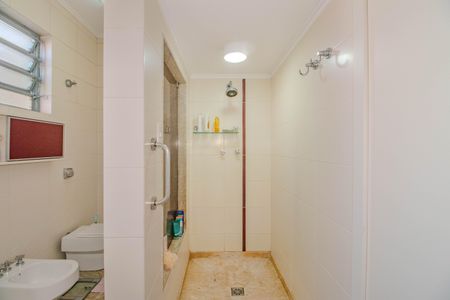 Casa à venda com 580m², 3 quartos e sem vagaBanheiro da suíte